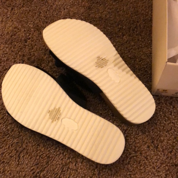 NEW IN BOX Anne Klein Quilt Black Sandals - Picture 6 of 6